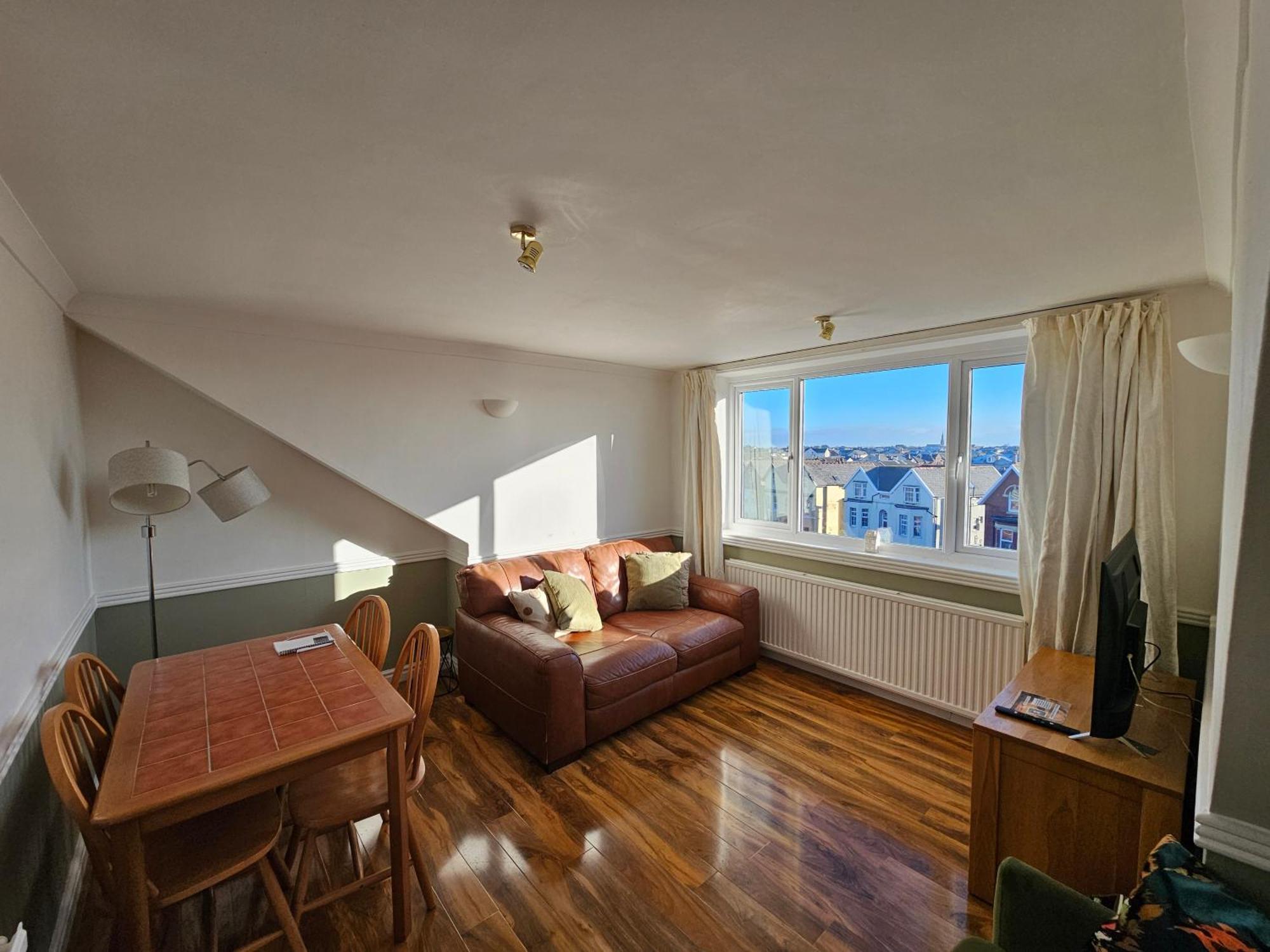2 Bed Apartment Lakeside On The Promenade Southport Exterior foto
